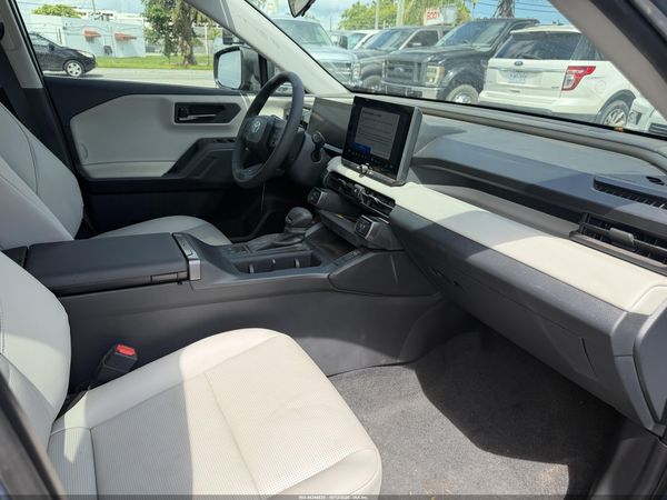 2026 TOYOTA RAV4 XLE PREMIUM — I5