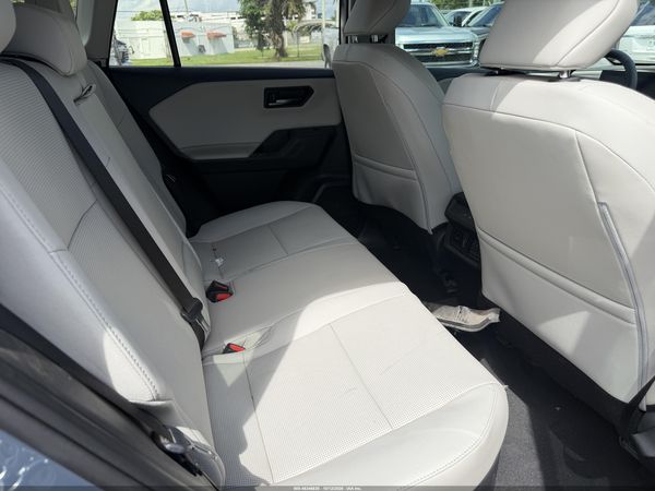 2026 TOYOTA RAV4 XLE PREMIUM — I8