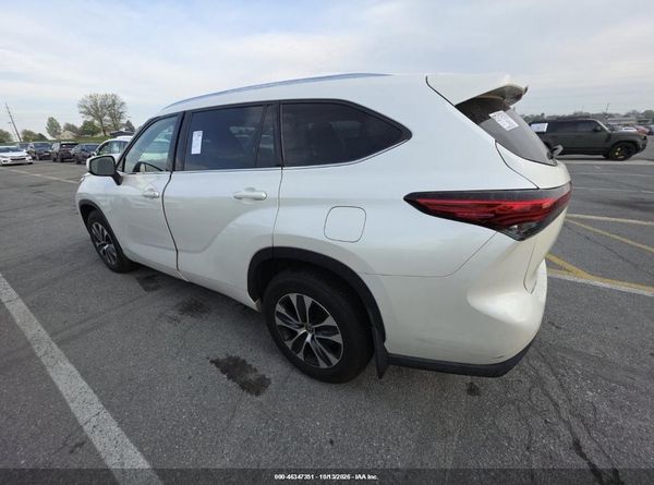 2021 TOYOTA HIGHLANDER XLE — I3