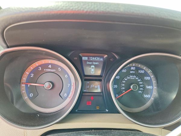 2014 HYUNDAI ELANTRA