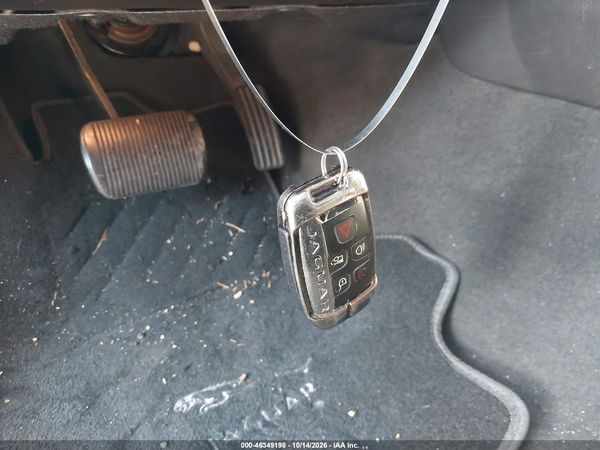 2014 JAGUAR XF V6 SC — I11