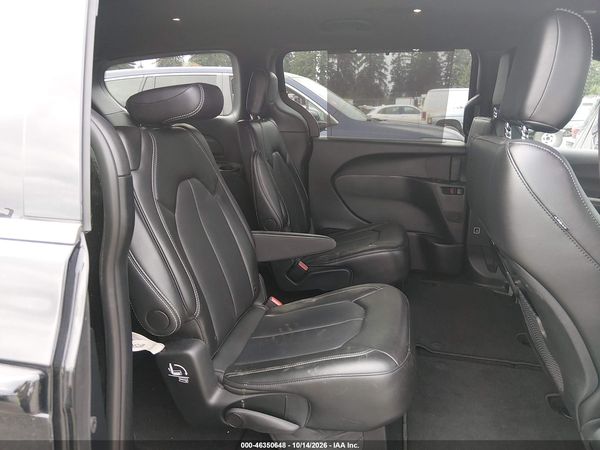 2025 CHRYSLER PACIFICA SELECT — I8