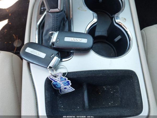2016 JEEP GRAND CHEROKEE LAREDO — I11