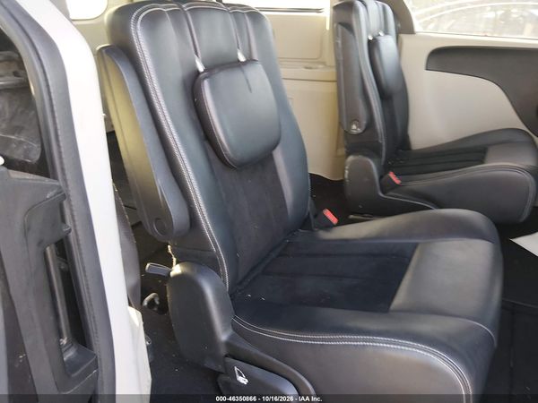2017 DODGE GRAND CARAVAN SXT — I8