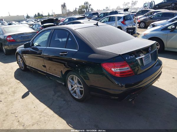 2012 MERCEDES-BENZ C 250 SPORT — I3
