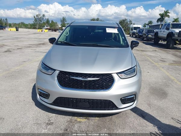 2024 CHRYSLER PACIFICA TOURING L — I115