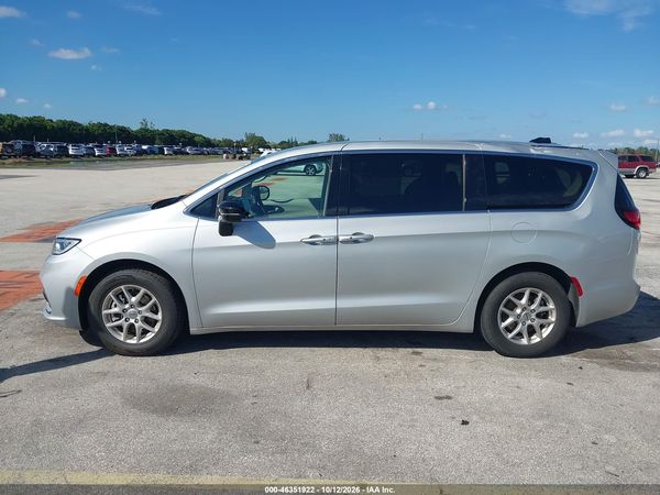 2024 CHRYSLER PACIFICA TOURING L — I117