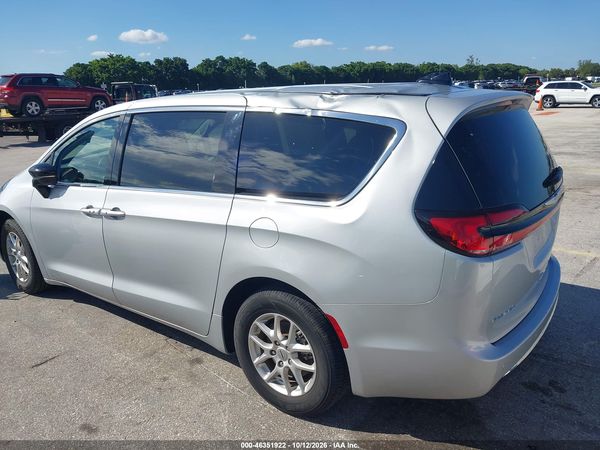 2024 CHRYSLER PACIFICA TOURING L — I152