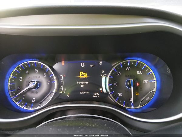 2024 CHRYSLER PACIFICA TOURING L — I7