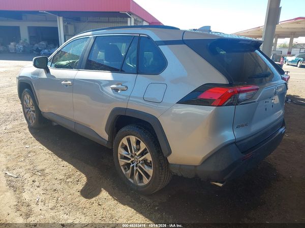 2020 TOYOTA RAV4 XLE PREMIUM — I3