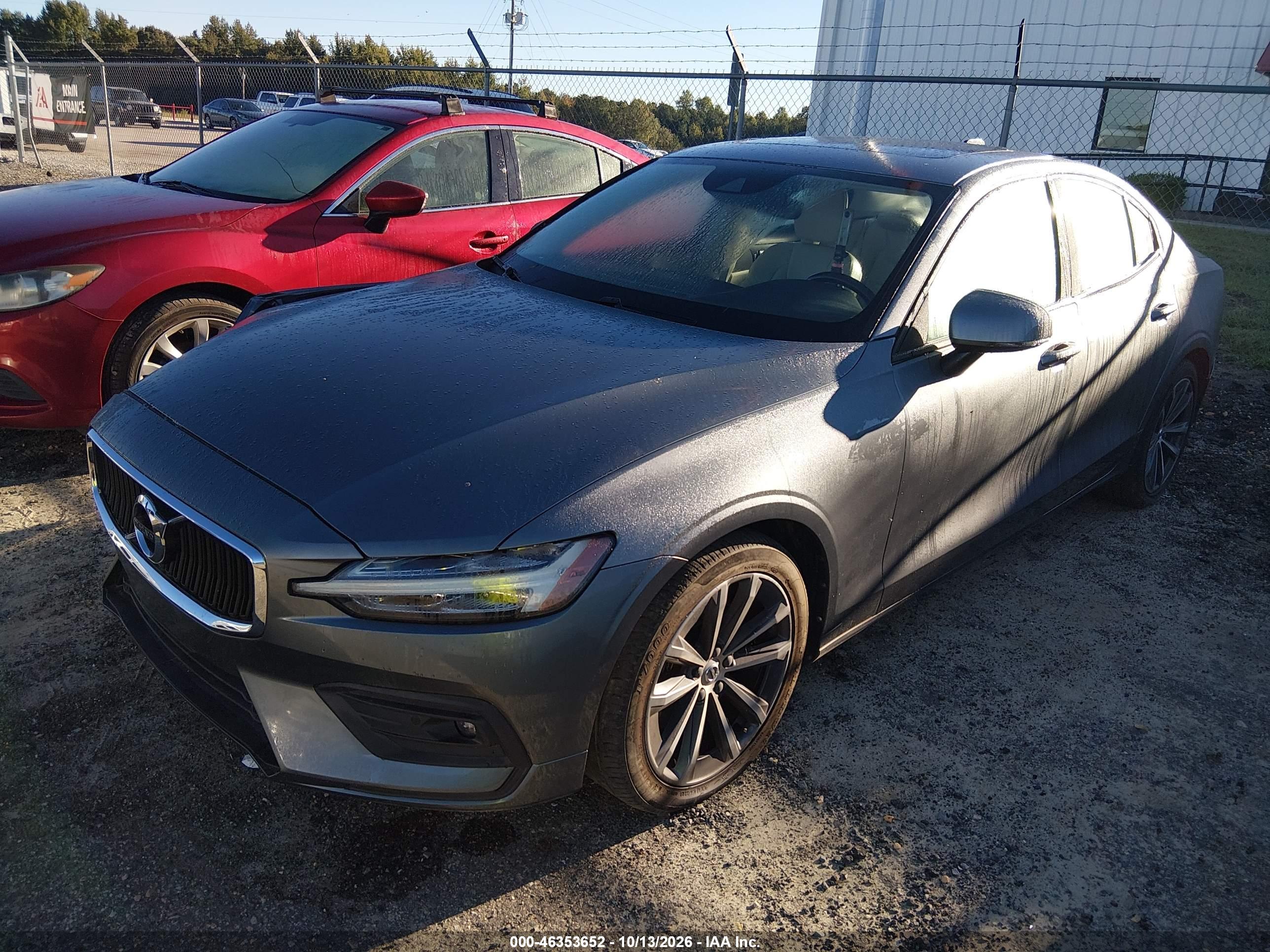 2021 VOLVO S60 T5 MOMENTUM — I2