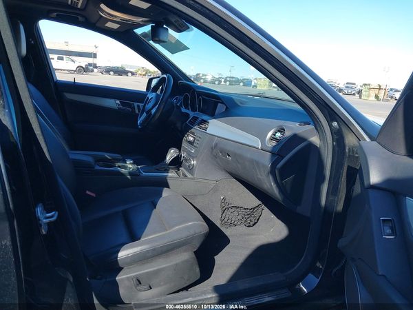 2013 MERCEDES-BENZ C 250 SPORT — I5
