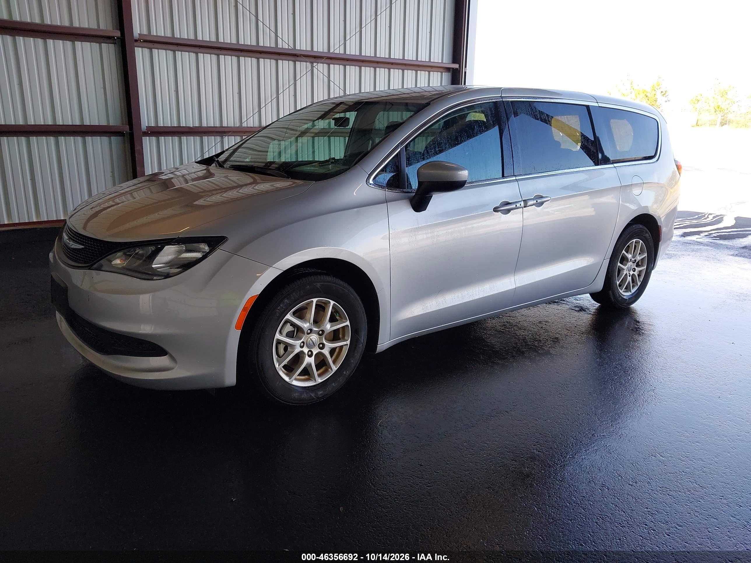 2022 CHRYSLER VOYAGER LX — I2