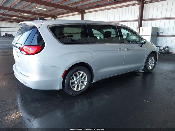 2022 CHRYSLER VOYAGER LX — I4