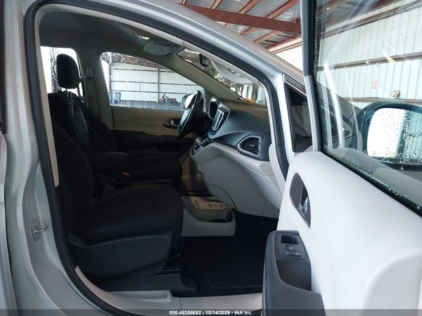 2022 CHRYSLER VOYAGER LX — I5