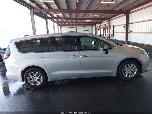 2022 CHRYSLER VOYAGER LX — I116