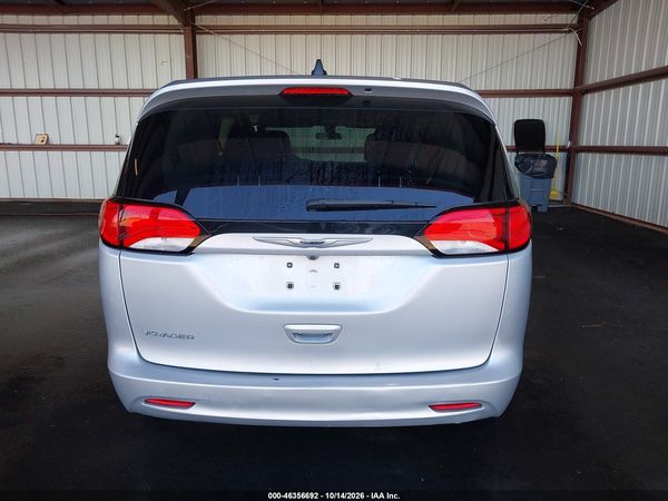 2022 CHRYSLER VOYAGER LX — I119
