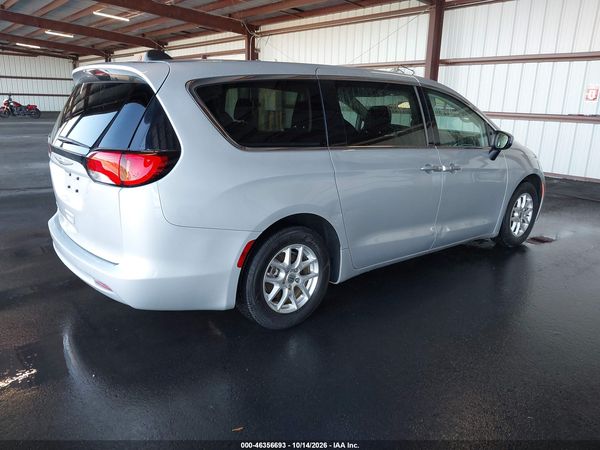 2022 CHRYSLER VOYAGER LX — I4
