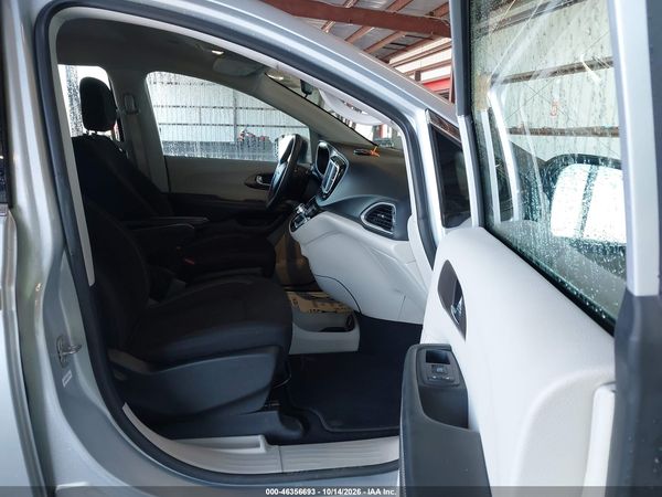 2022 CHRYSLER VOYAGER LX — I5