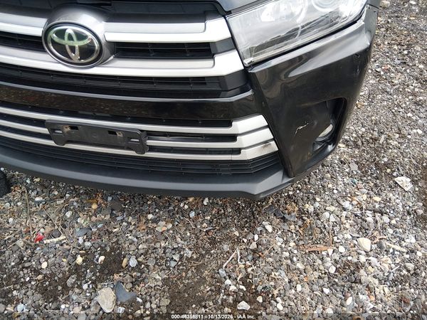 2019 TOYOTA HIGHLANDER XLE — I6