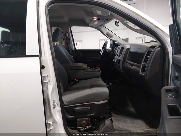 2017 RAM 3500 TRADESMAN  4X4 8' BOX — I5