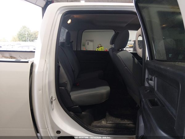 2017 RAM 3500 TRADESMAN  4X4 8' BOX — I8