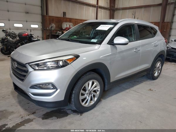 2016 HYUNDAI TUCSON SE — I2