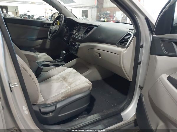 2016 HYUNDAI TUCSON SE — I5