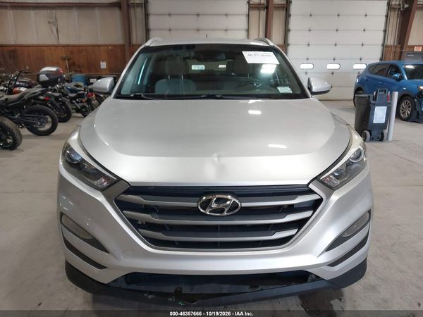 2016 HYUNDAI TUCSON SE — I115