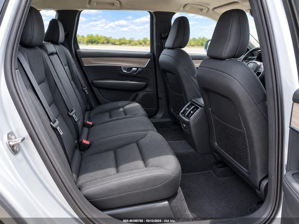 2026 VOLVO XC90 — I8