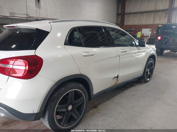 2015 MERCEDES-BENZ GLA 250 4MATIC — I152