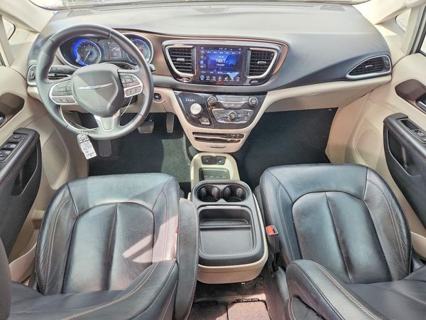 2017 CHRYSLER PACIFICA