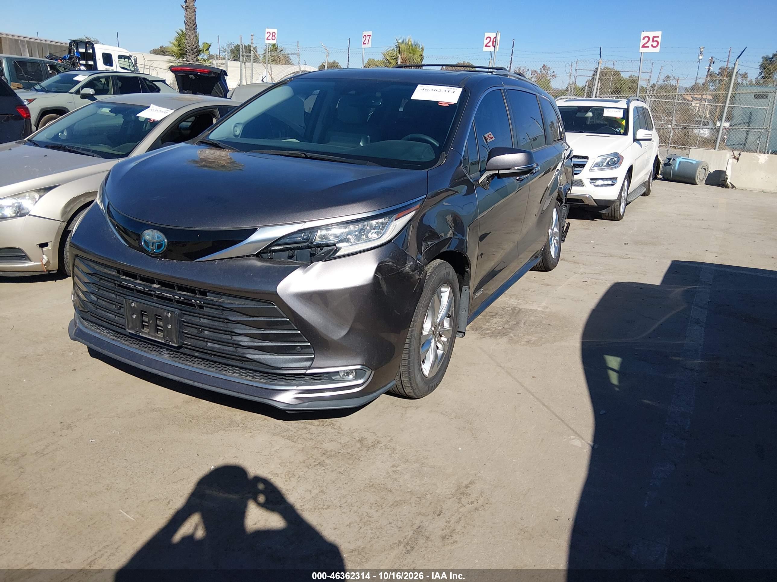 2021 TOYOTA SIENNA LIMITED — I2