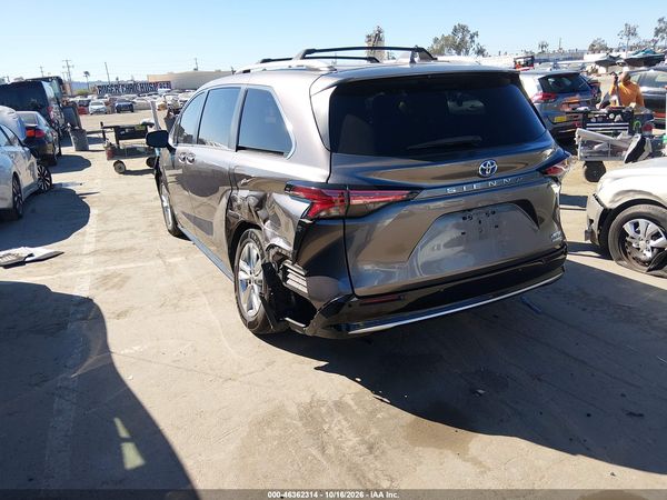 2021 TOYOTA SIENNA LIMITED — I3
