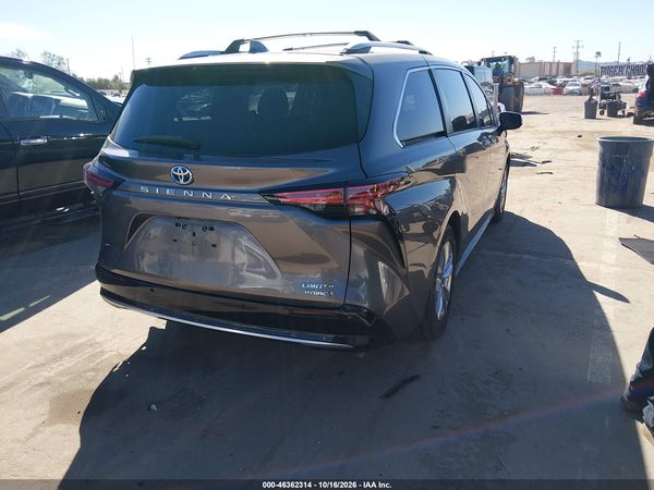 2021 TOYOTA SIENNA LIMITED — I4