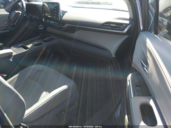 2021 TOYOTA SIENNA LIMITED — I5