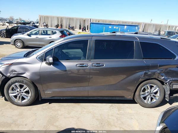 2021 TOYOTA SIENNA LIMITED — I117