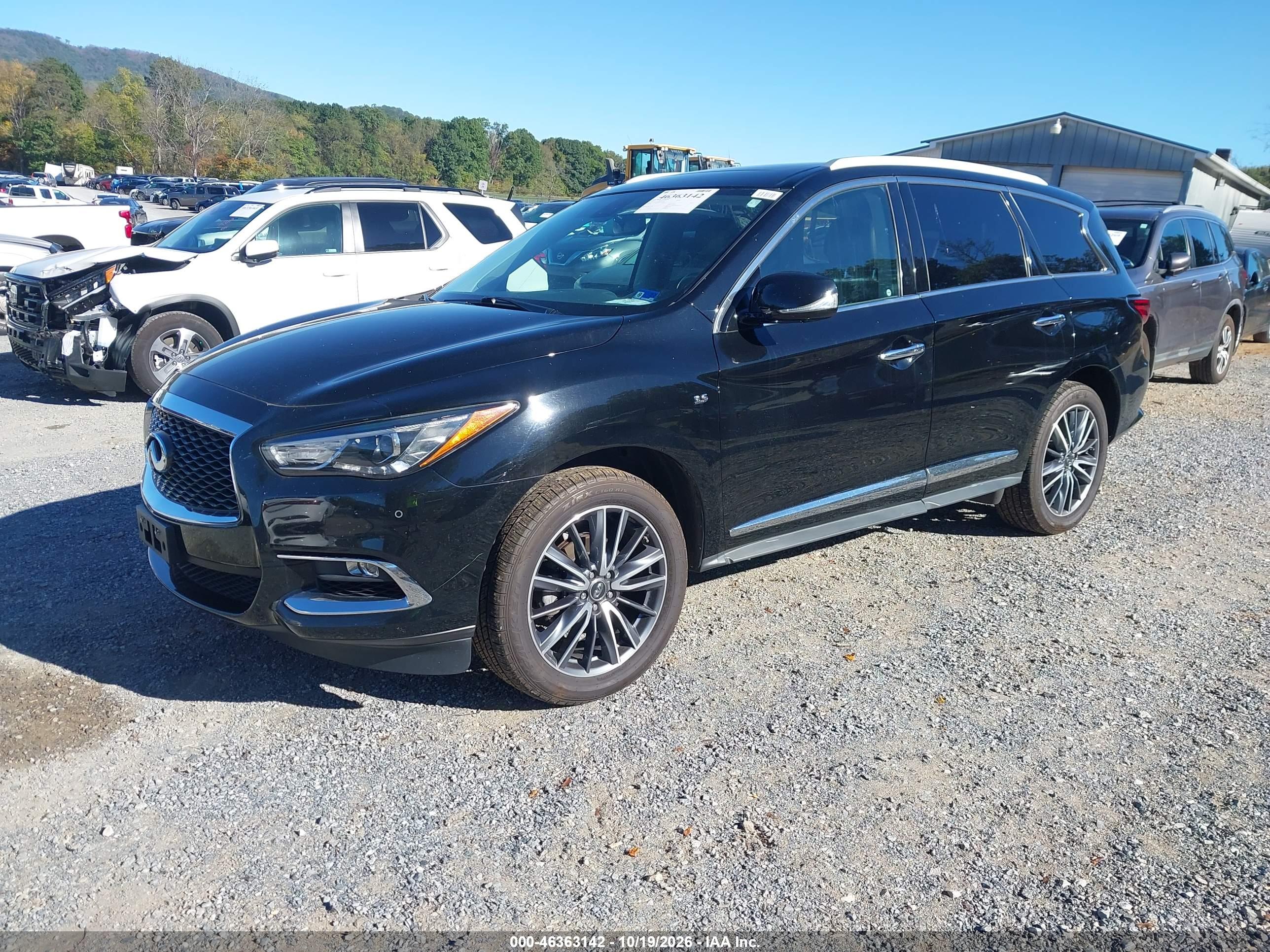 2017 INFINITI QX60 — I2