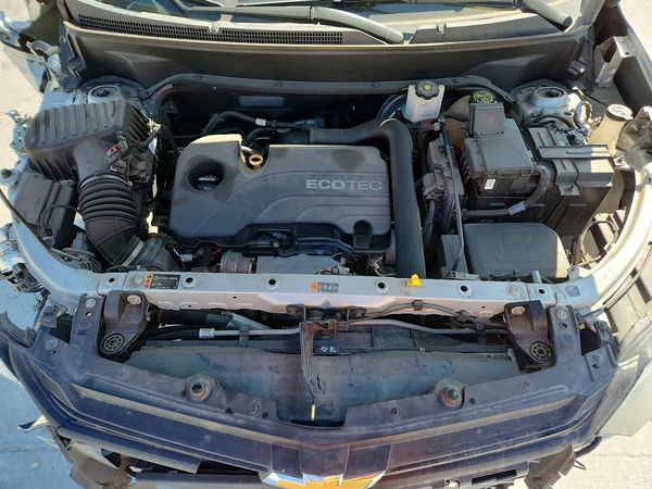 2018 CHEVROLET EQUINOX LT (1LT) — Engine bay