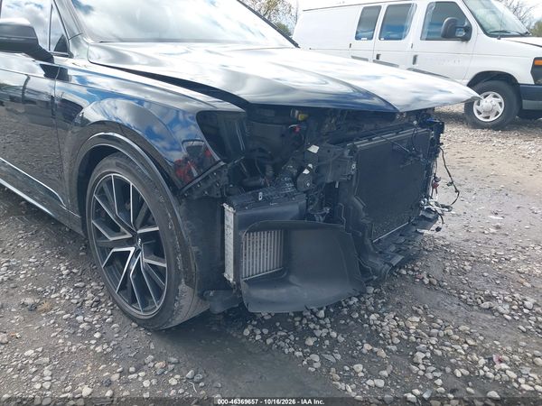2020 AUDI Q7 — I153