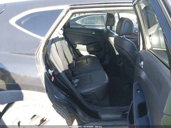 2017 HYUNDAI TUCSON LIMITED — I8