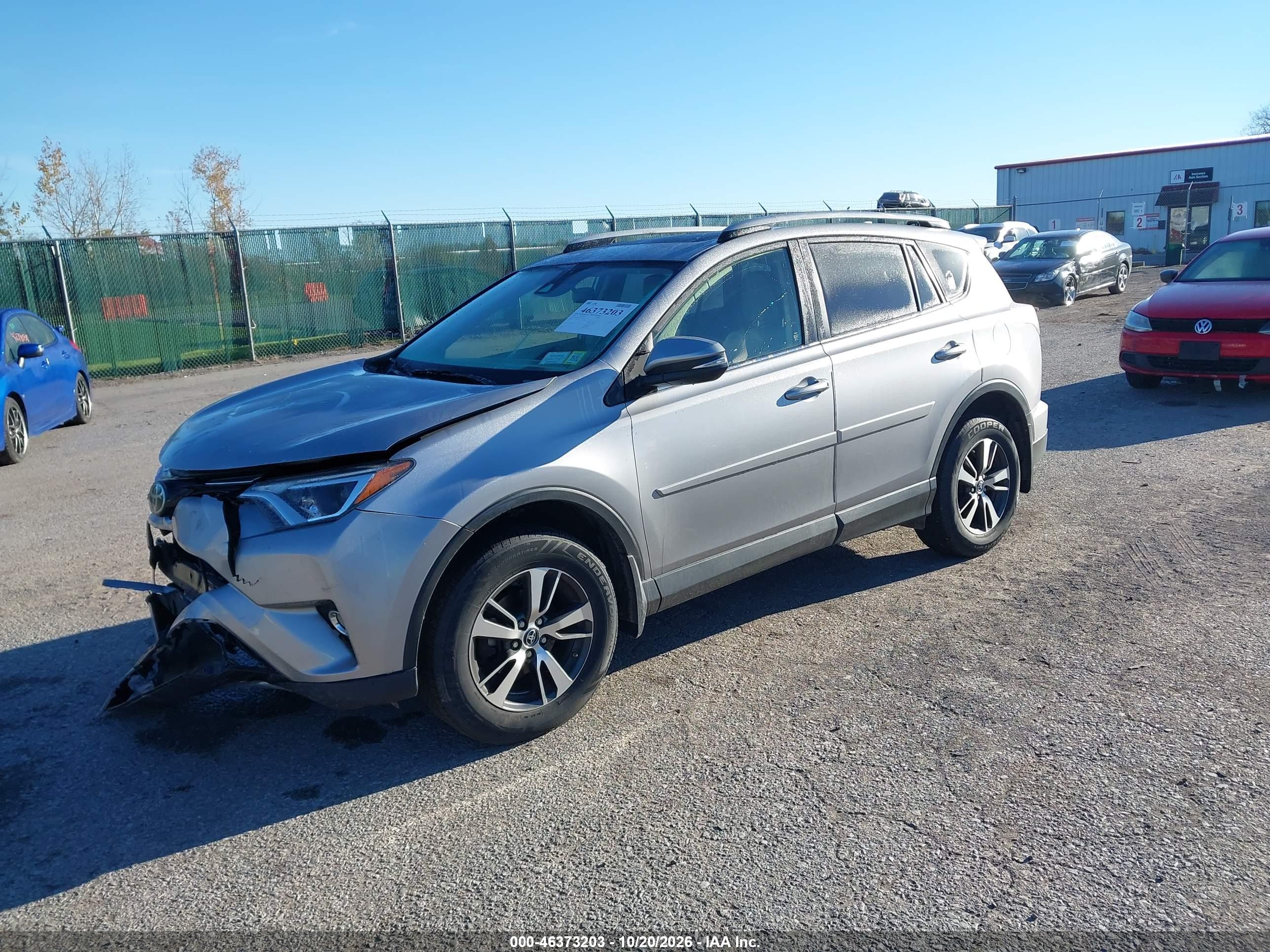 2018 TOYOTA RAV4 XLE — I2