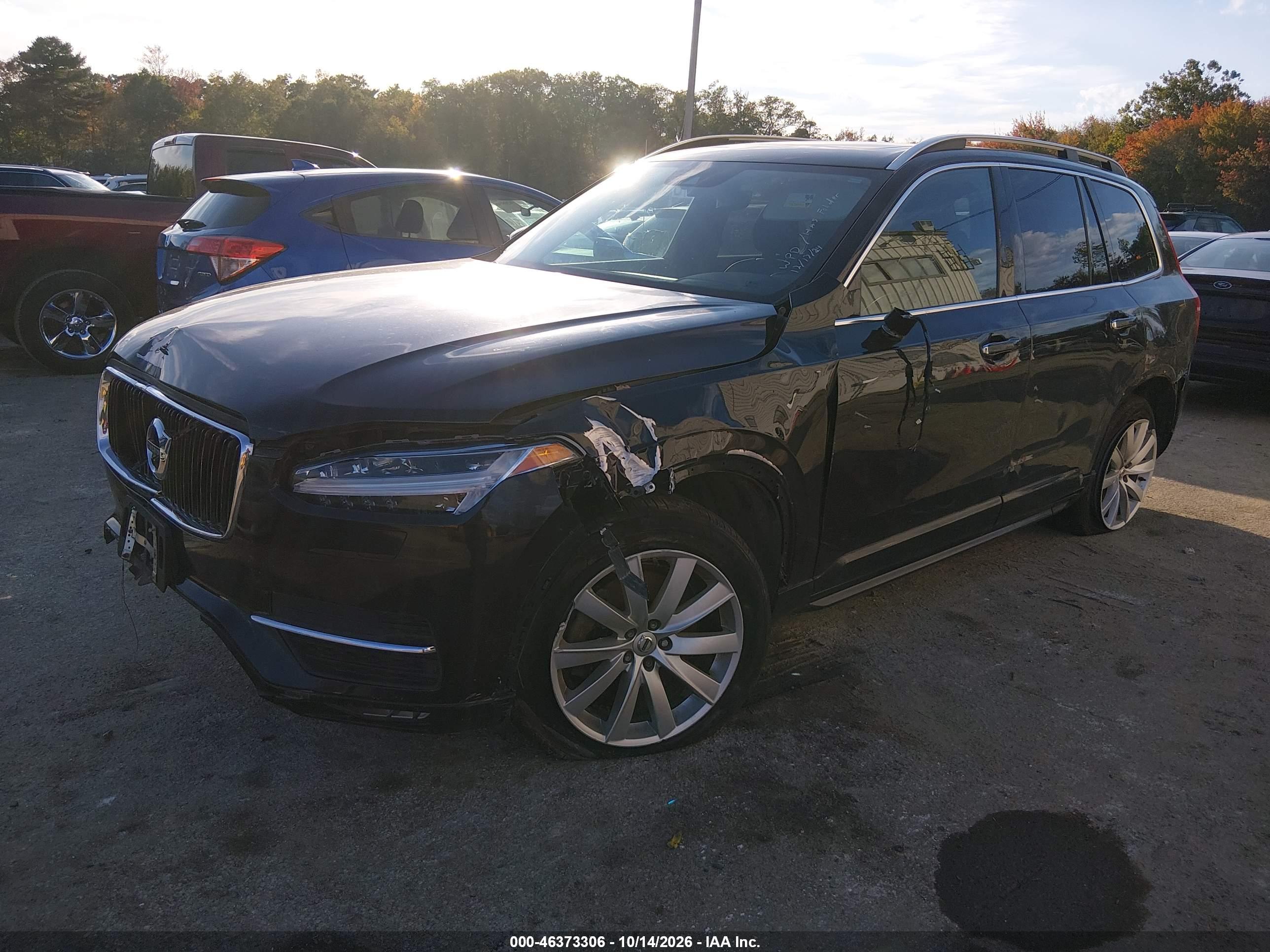 2017 VOLVO XC90 T6 MOMENTUM — I2