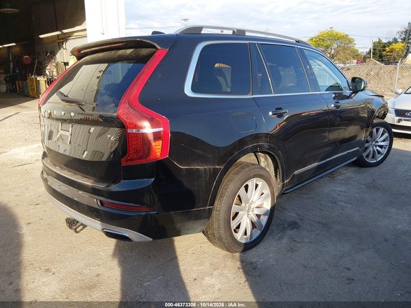 2017 VOLVO XC90 T6 MOMENTUM — I4