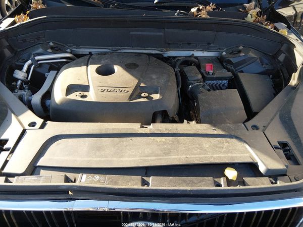 2017 VOLVO XC90 T6 MOMENTUM — I10
