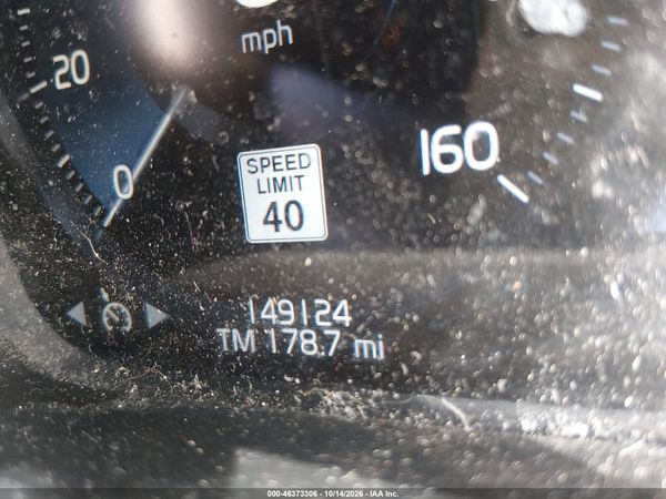 2017 VOLVO XC90 T6 MOMENTUM — I118