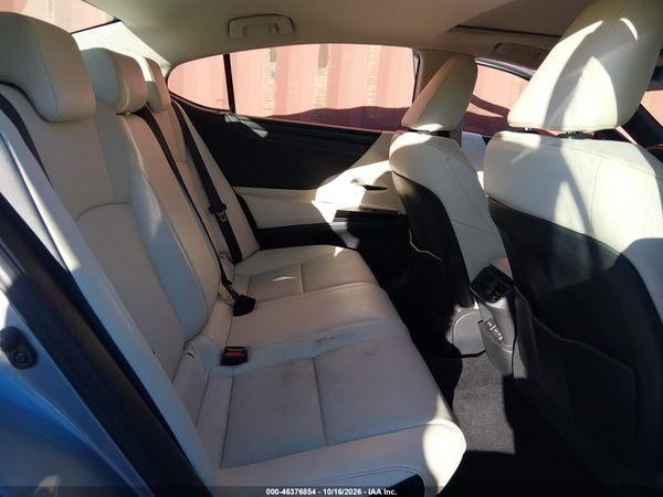 2022 LEXUS ES 300H 300h Premium — I8