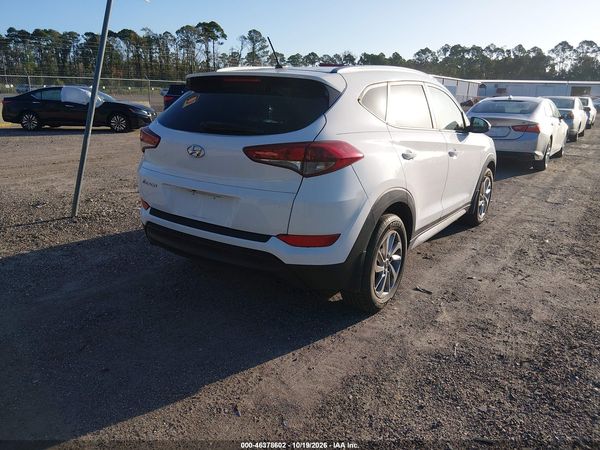 2017 HYUNDAI TUCSON SE — I4