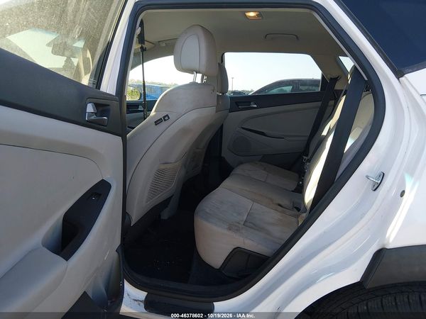 2017 HYUNDAI TUCSON SE — I8