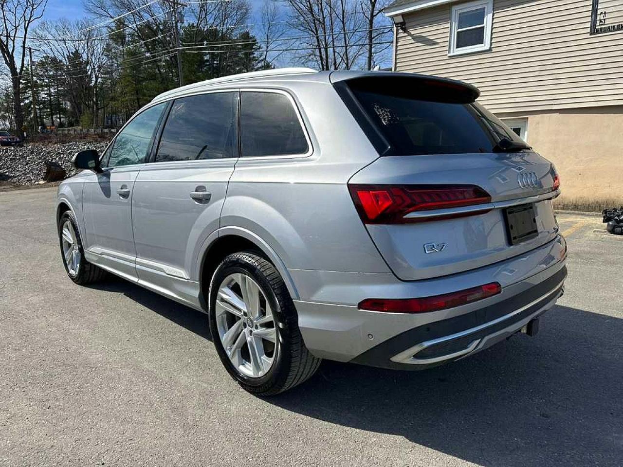 2021 AUDI Q7 quattro Premium Plus